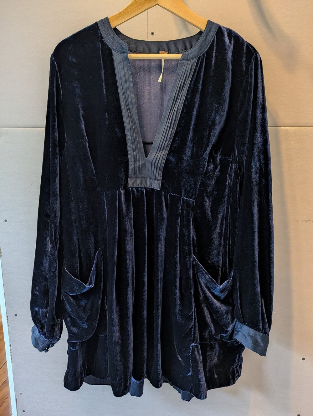 Free People Choose Me Velvet Tunic Mini Dress Navy M - Picture 5 of 9